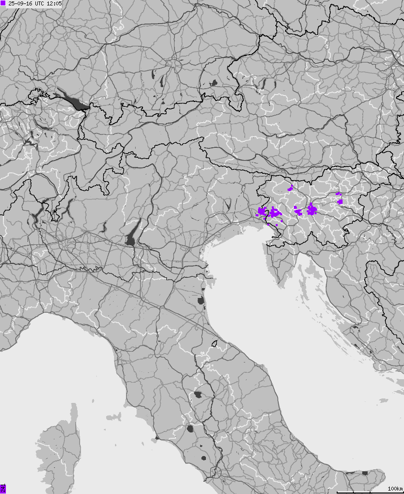 Mapa wyładowań atmosferycznych na obszarze Włoch