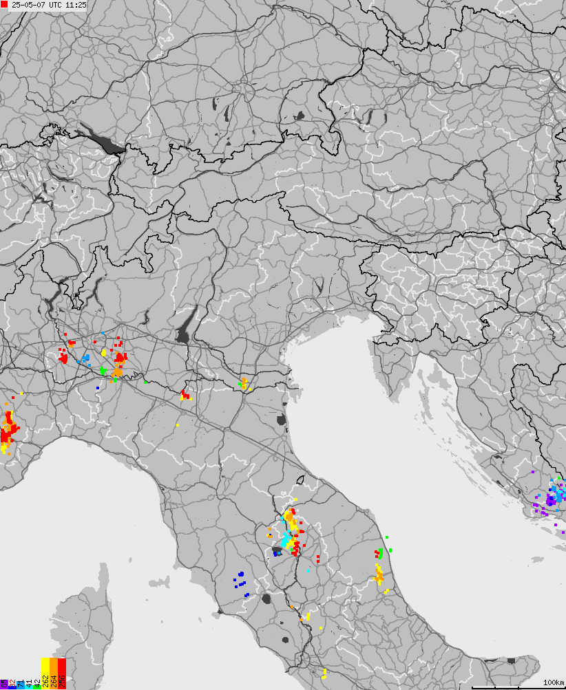 Mapa wyładowań atmosferycznych na obszarze Włoch