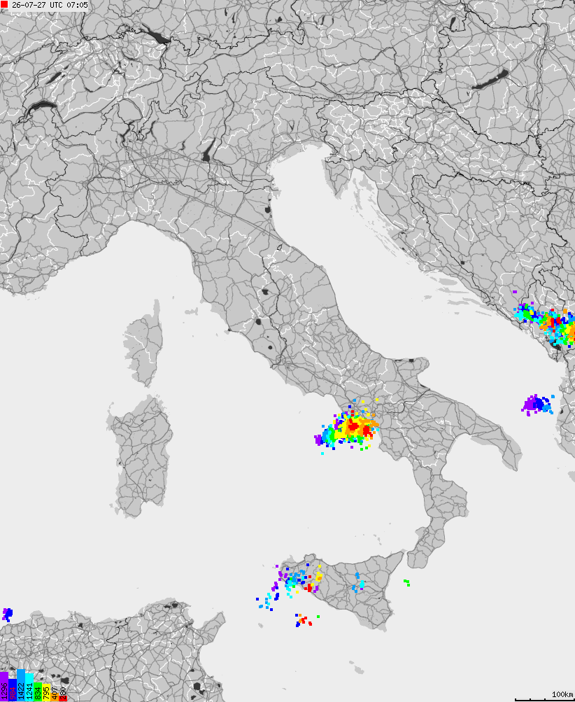 Mapa wyładowań atmosferycznych na obszarze Włoch